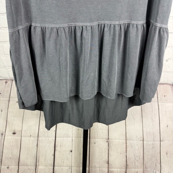 Mod Ref Gray Ruffle Tie Back T-Shirt Size Large - Picture 4 of 7